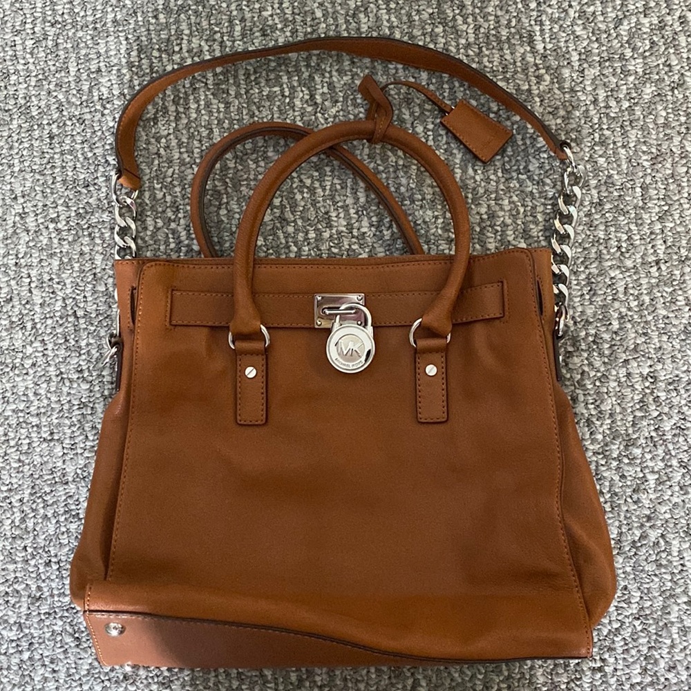 Like New Michael Kors Hamilton satchel